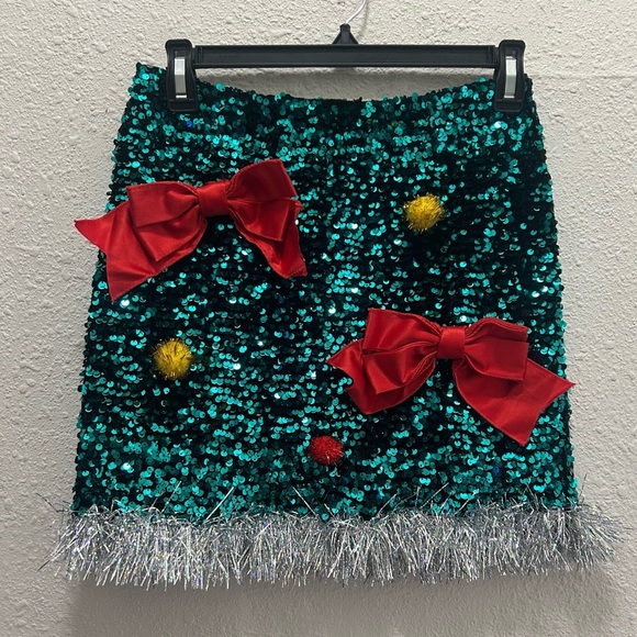 Love on a hanger Women's Christmas Teal Sequin Decorated Mini Skirt Small - Picture 3 of 8